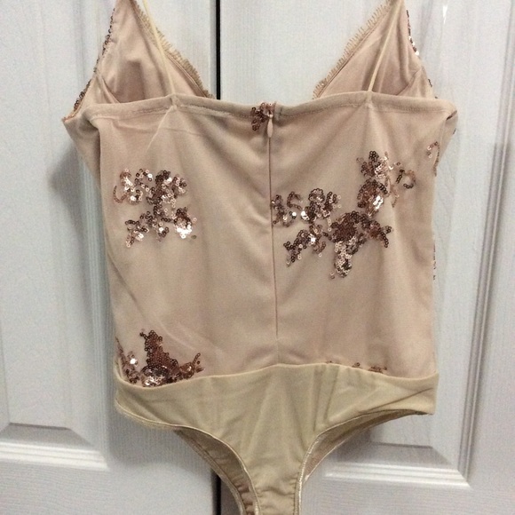 BNWT gold-sequined tan bodysuit - Size S - Picture 2 of 4